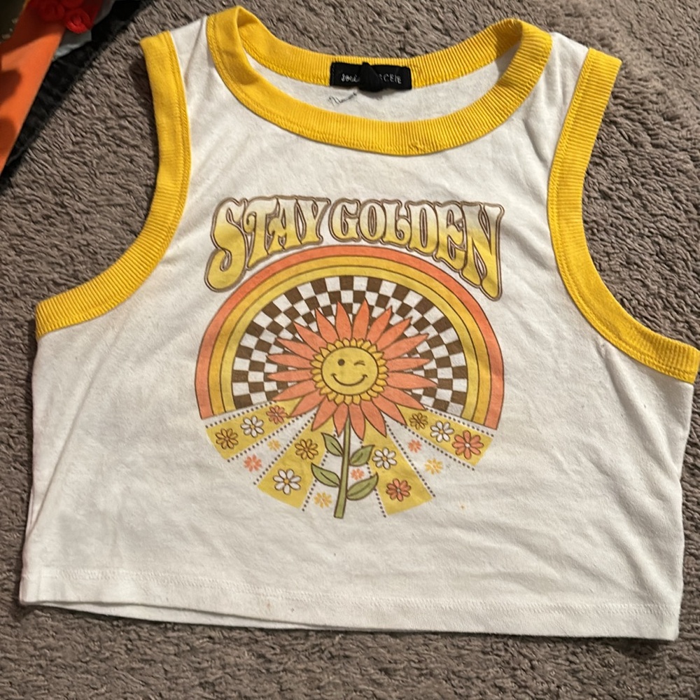Woman’s medium crop top